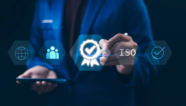 Grundsätze des Qualitätsmanagements nach ISO 9001 Visualisierung der Grundsätze des Qualitätsmanagements im Kontext der ISO 9001